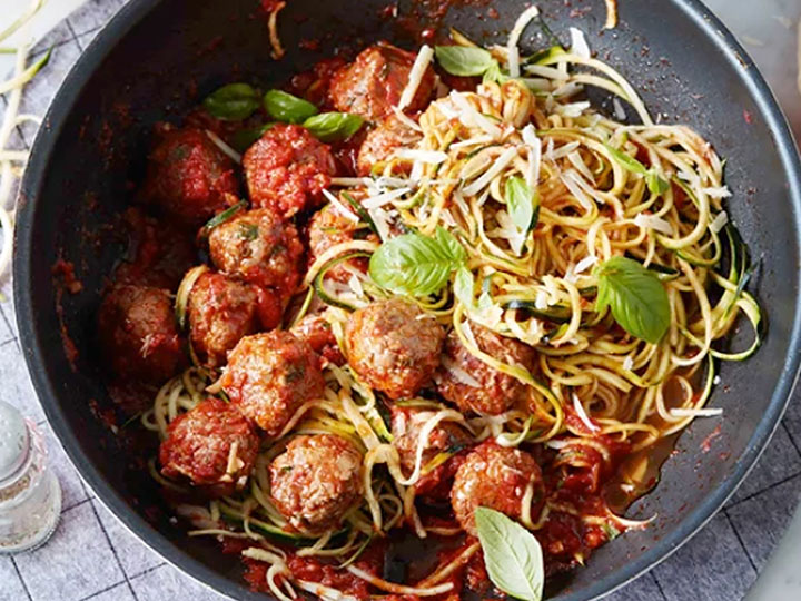 Meatballs and zucchini noodles