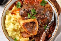 Beef osso bucco with tomatoes and white wine 